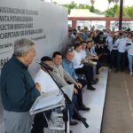 Le “llueven” quejas y peticiones a Rocha Moya en su gira por Ahome