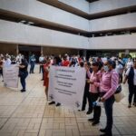 Previo a la Semanera trabajadores de Salud también protestan en Palacio de Gobierno