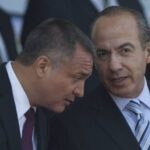 AMLO pide a FGR informar si realiza una investigación contra Felipe Calderón